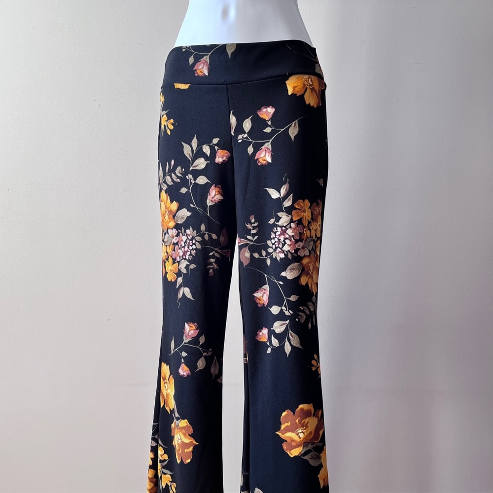 Sensational Collection Black Floral Print Bell Bottom Pants Size S
